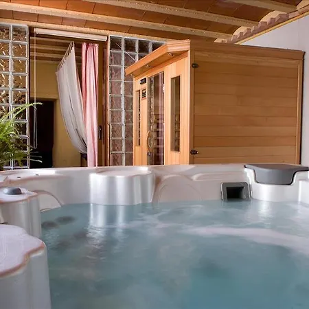 Sleeps 26 Pool * Albinyana