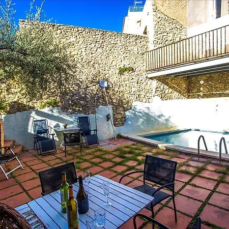 Sleeps 26 Pool
