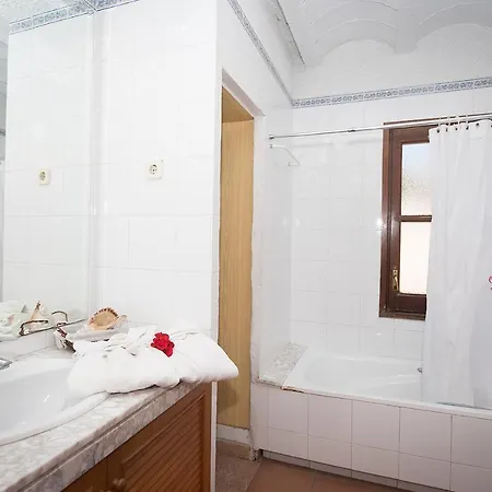 Sleeps 26 Pool Villa Albinyana